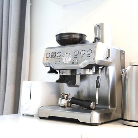 Skyline Haven - Entire Apartment - Free Parking, Espresso, Netflix - 15M To Cbd, Stadium, Ferry Wellington Exterior photo